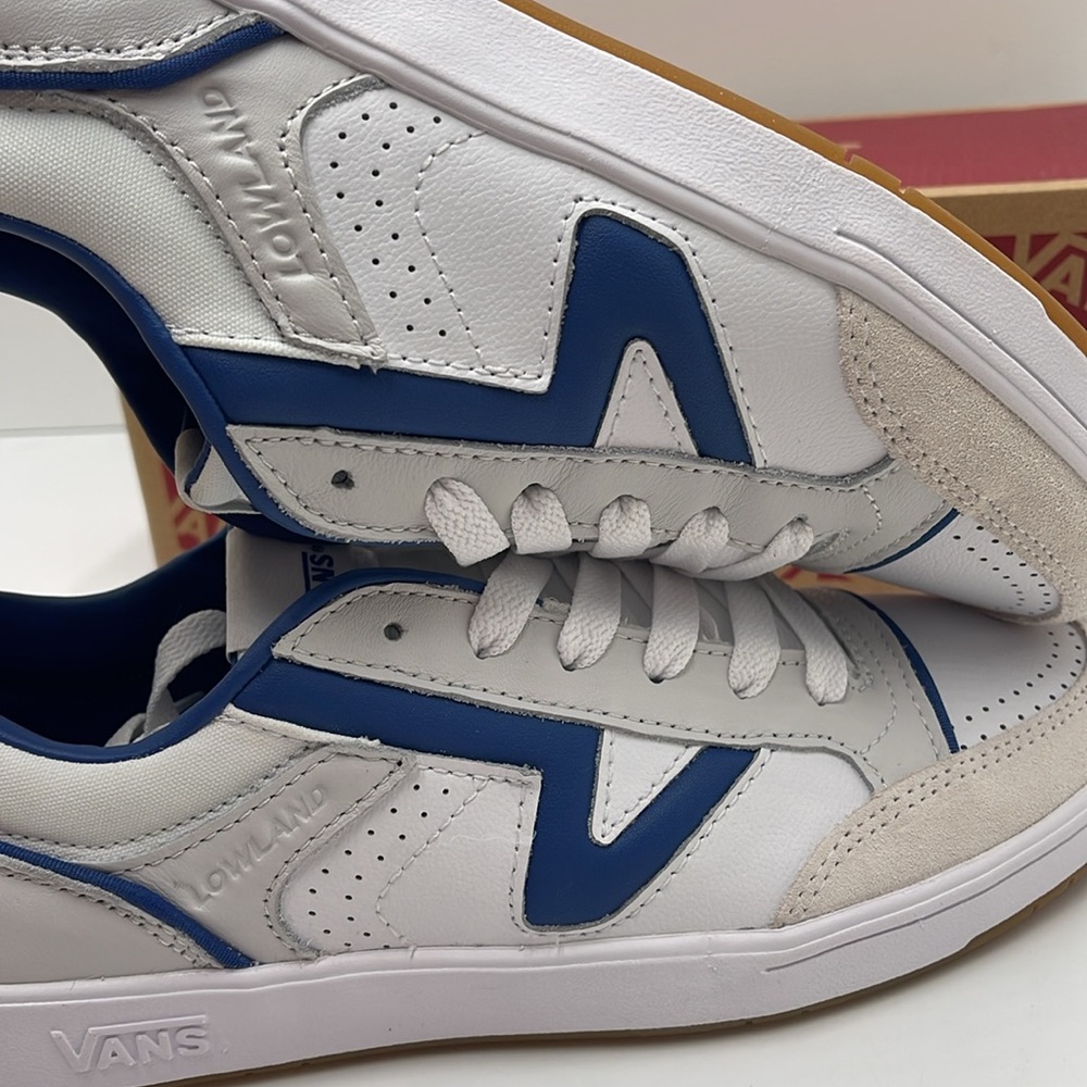 Vans Men’s Lowland Cc Jmp R
Court Navy/White
VN0007P2NAV
Sneakers - Picture 14 of 16